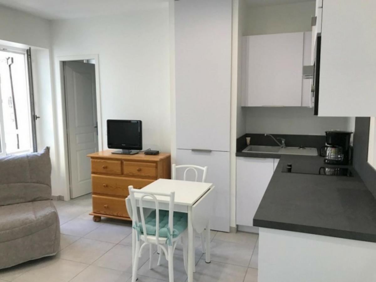 Studio Renove En Centre-Ville, Ideal Pour Des Vacances A Pied, Calme Et Confort, Classe 2 Etoiles. - Fr-1-4-512 Saint-Jean-de-Luz Exterior foto